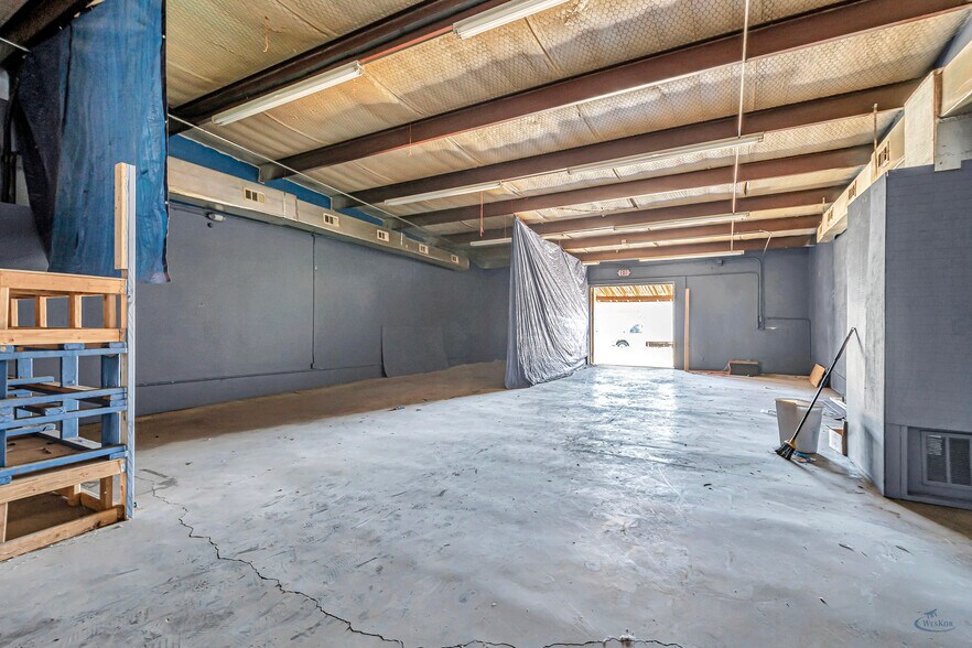 More Photos Of 3636 Andrews Hwy, Odessa Storefront For Lease