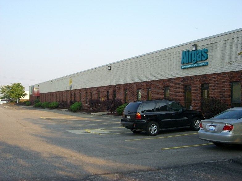 More Photos Of 21610 Alexander Rd, Oakwood Village Warehouse For Lease