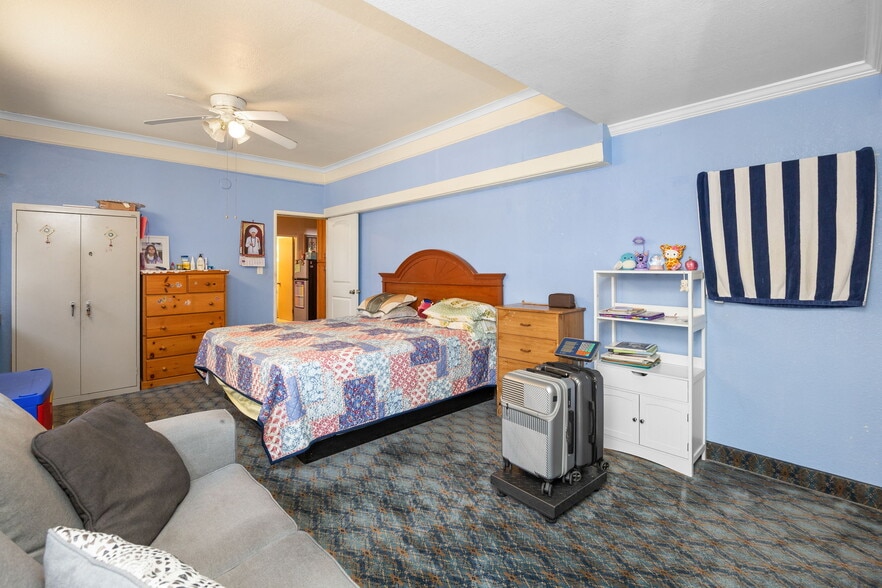 More Photos Of 451 E Vernon Ave, Los Angeles Hotel For Sale