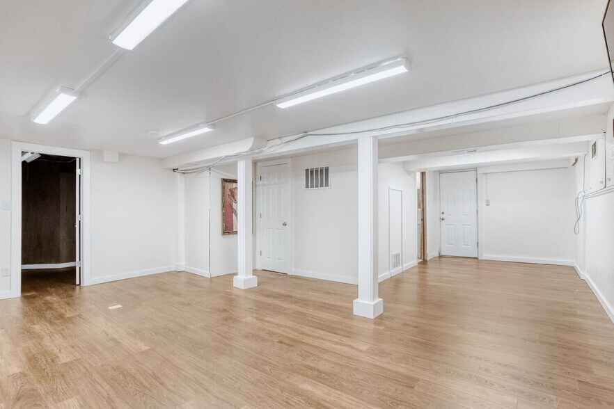 More Photos Of 2020 NE 102nd Ave, Portland Medical For Sale