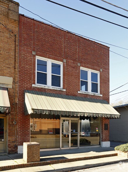 More Photos Of 111 N Main St, Four Oaks Storefront For Lease