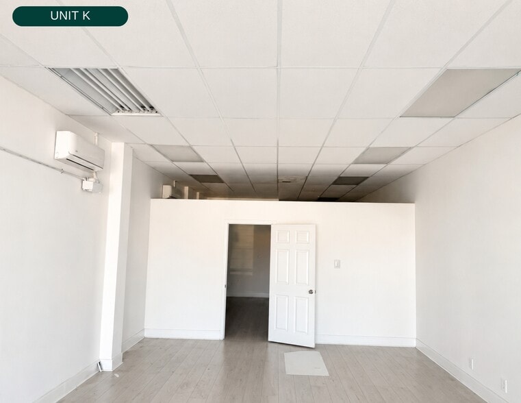 More Photos Of 3115 Foothill Blvd, La Crescenta Storefront For Lease