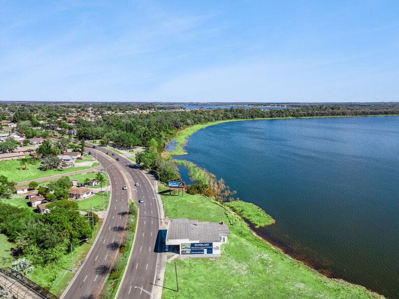 More Photos Of 1300 S Lake Shore Way, Lake Alfred Freestanding For Sale