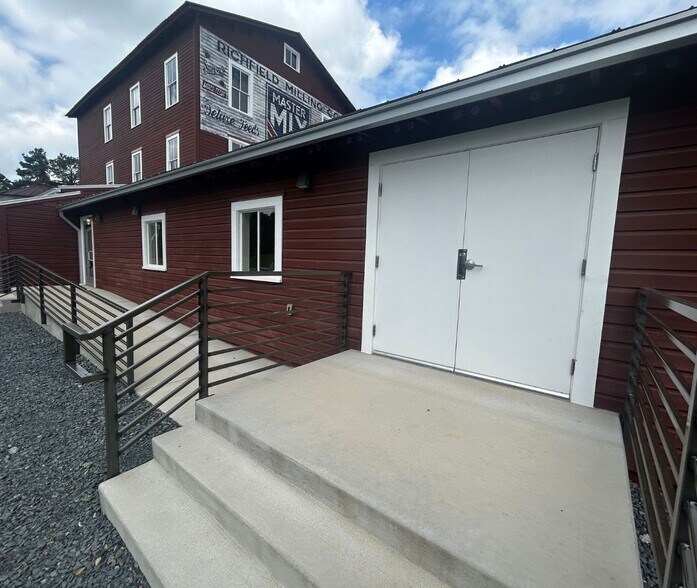 More Photos Of 303 Main St, Richfield Office Residential For Lease