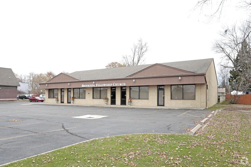 More Photos Of 49532-49540 Gratiot Ave, Chesterfield Freestanding For Lease