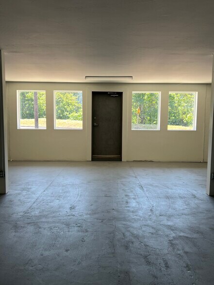 More Photos Of 48017 Highway 58, Oakridge Storefront For Sale