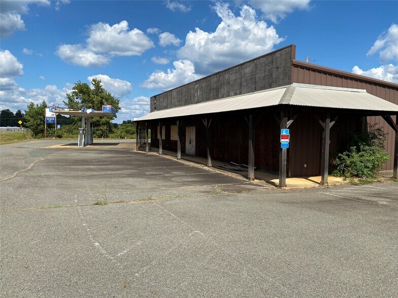More Photos Of 2099 Highway 532, Dubberly Service Station For Sale