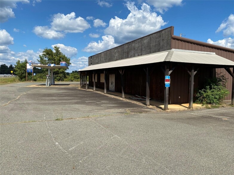 More Photos Of 2099 Highway 532, Dubberly Service Station For Sale