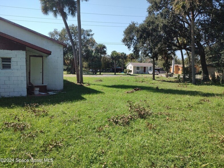 More Photos Of 929 S Deleon Ave, Titusville Specialty For Sale