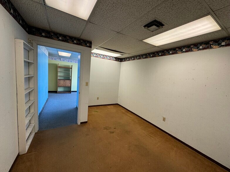 More Photos Of 2458 I 70 Business Loop, Grand Junction Service For Lease