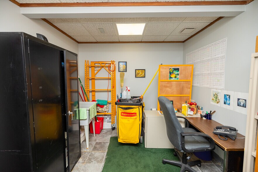 More Photos Of 1020 N Main St, Wichita Medical For Sale