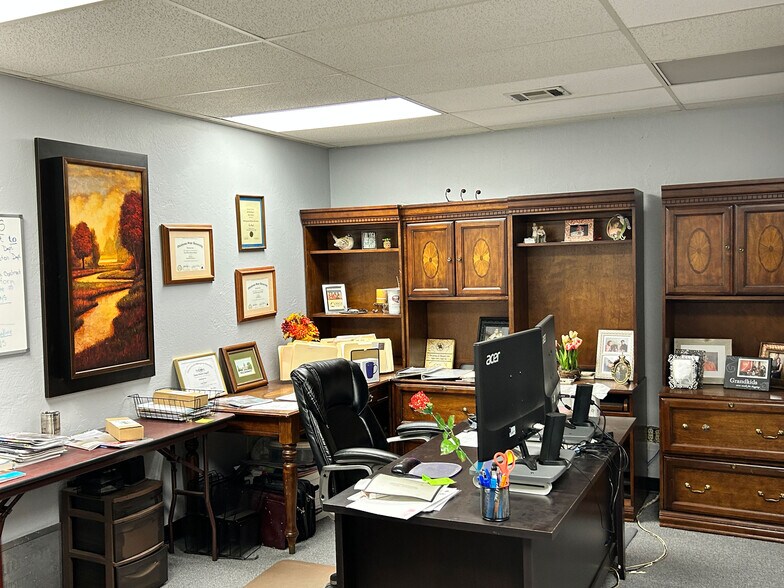 More Photos Of 1917 S Harvard Dr, Oklahoma City Office For Lease