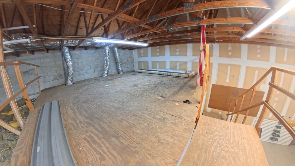 More Photos Of 2825 Business Center Blvd, Melbourne Distribution For Lease