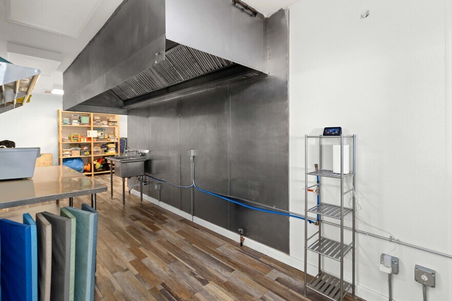 More Photos Of 315 E 1st St, Parachute Freestanding For Sale