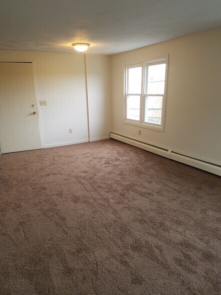 More Photos Of 60 Washington St, Bristol Apartments For Sale