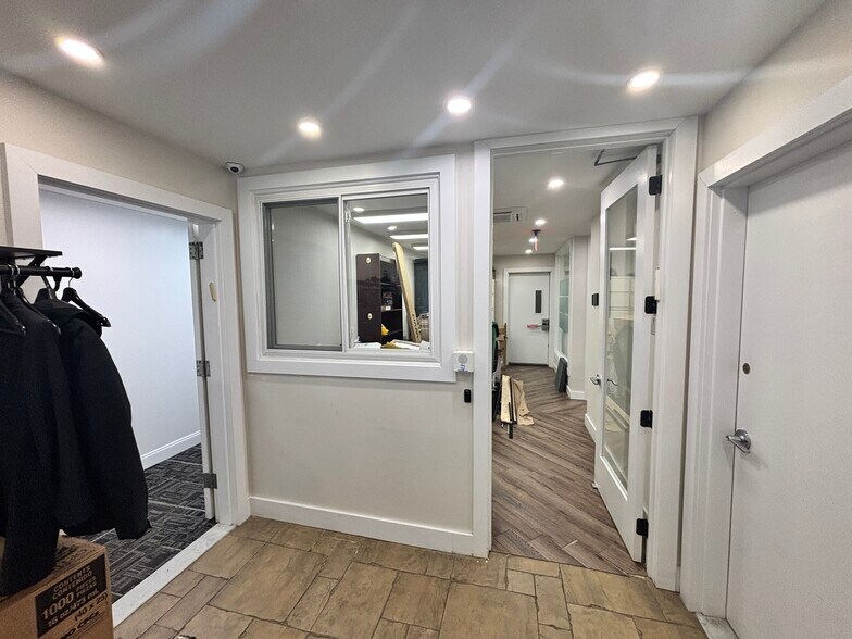 More Photos Of 62 Clermont Ave, Brooklyn Apartments For Lease