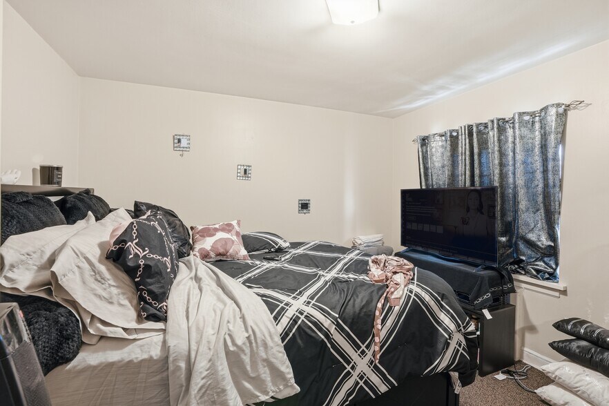 More Photos Of 10835 S Western Ave, Chicago Apartments For Sale