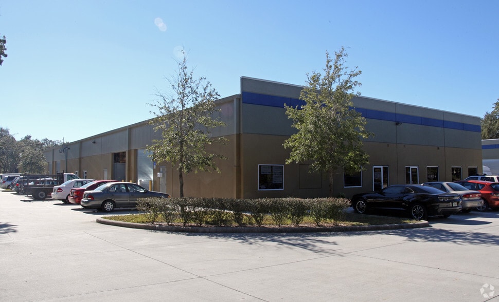 More Photos Of 10257-10285 Windhorst Rd, Tampa Warehouse For Lease