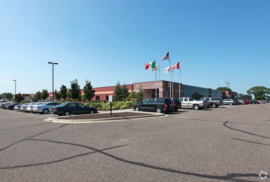 More Photos Of 2300 Berkshire Ln N, Plymouth Flex For Lease