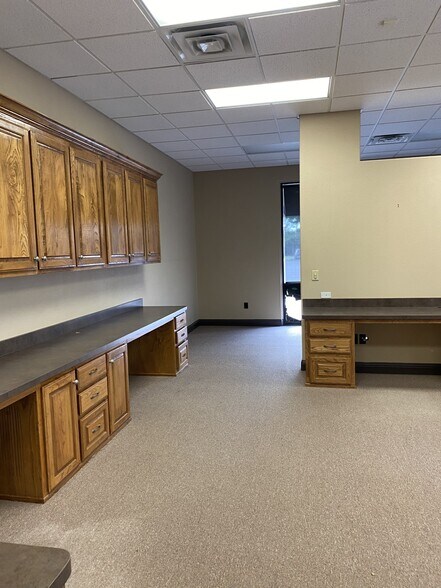 More Photos Of 2001 SE Green Oaks Blvd, Arlington Storefront Retail Office For Sale