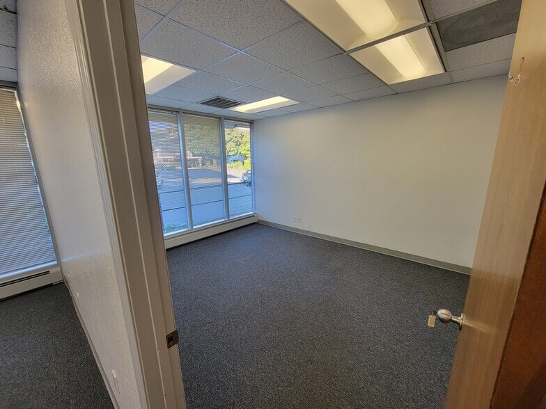 More Photos Of 780 SE Commercial St, Salem Office For Lease
