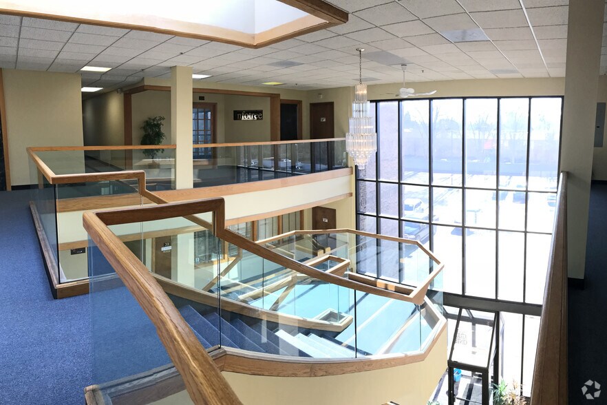 More Photos Of 215-217 W Ann Arbor Rd, Plymouth Office For Lease