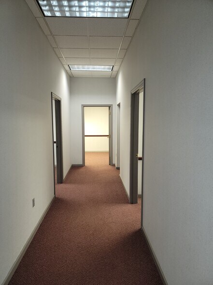 More Photos Of 1615 Lincoln Way, White Oak Storefront For Lease