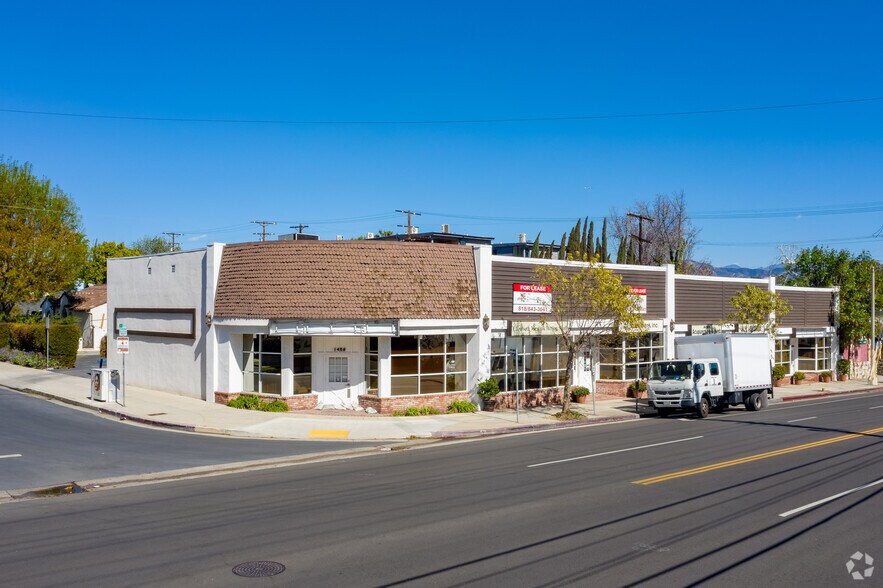 Primary Photo Of 11413-11425 Moorpark St, North Hollywood Storefront Retail Office For Lease