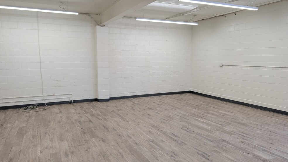 More Photos Of 1133 San Leandro Blvd, San Leandro General Retail For Lease