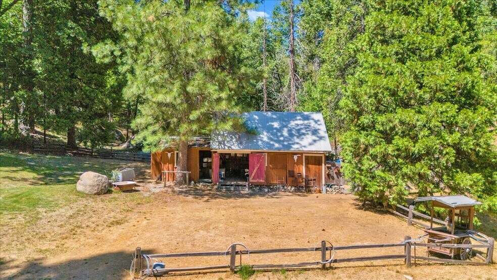 More Photos Of 22732 Middle Camp rd, Sonora Hotel For Sale
