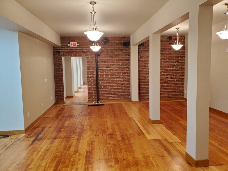 More Photos Of 515 E Yakima Ave, Yakima General Retail For Sale