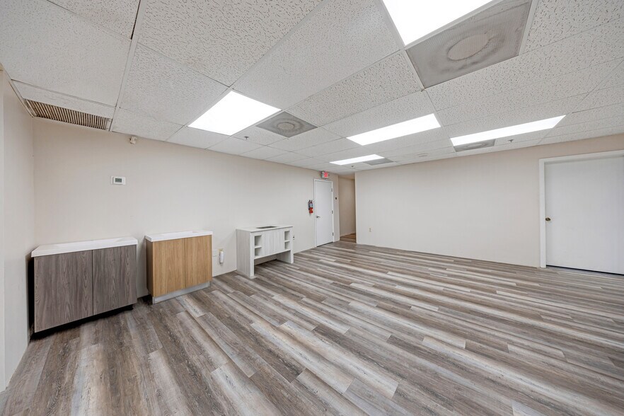 More Photos Of 7955 W 20th Ave, Hialeah Warehouse For Sale