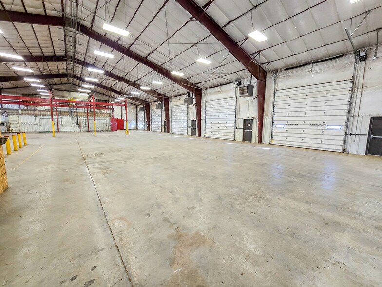 More Photos Of 5066 Owan Industrial Park Dr, Williston Warehouse For Lease