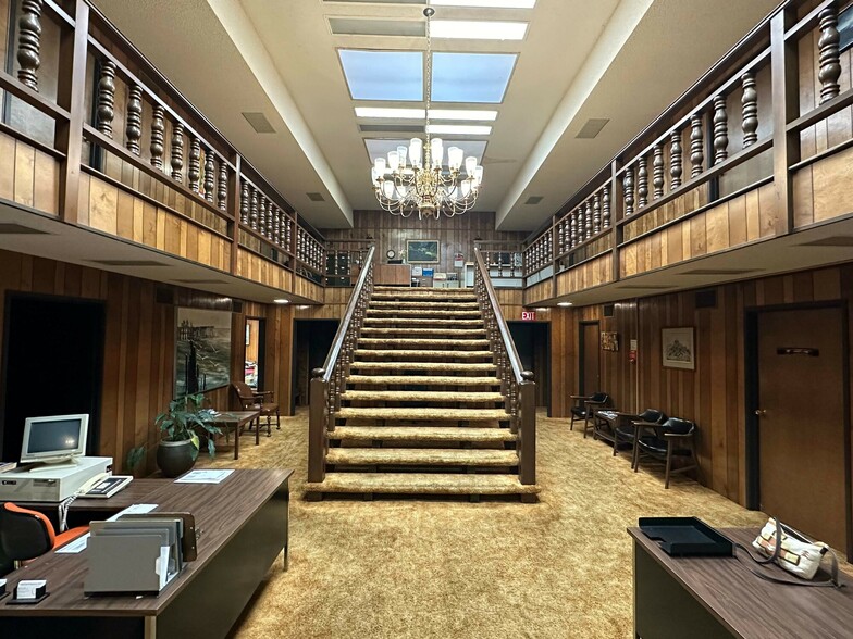 More Photos Of 6501 SW Macadam Ave, Portland Loft Creative Space For Sale