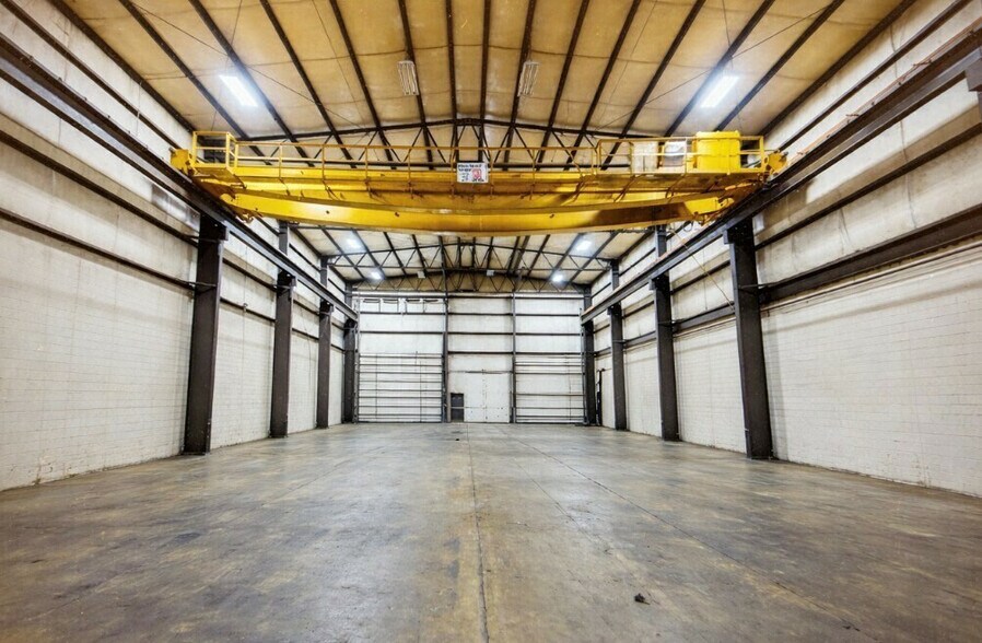 More Photos Of 28530 Reynolds St, Inkster Manufacturing For Sale