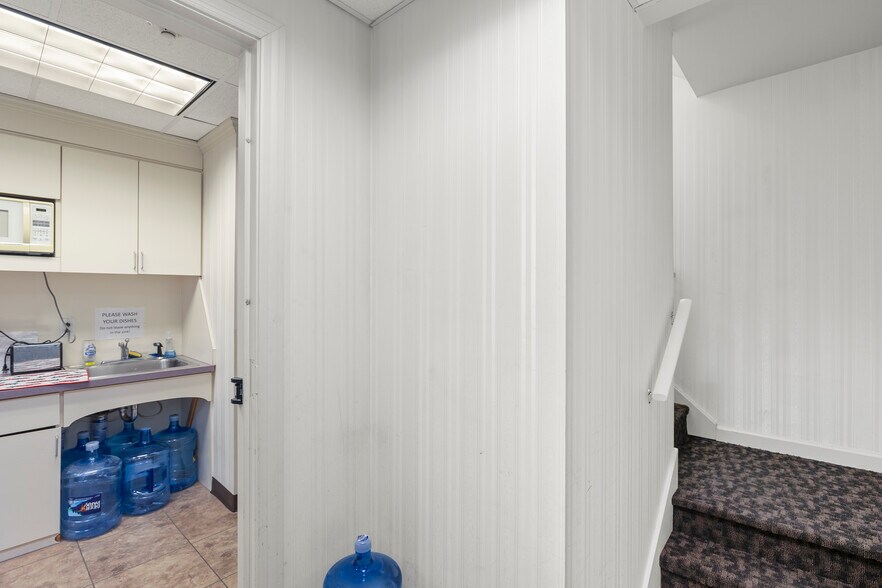 More Photos Of 37 W Middle St, Gettysburg Storefront Retail Residential For Lease