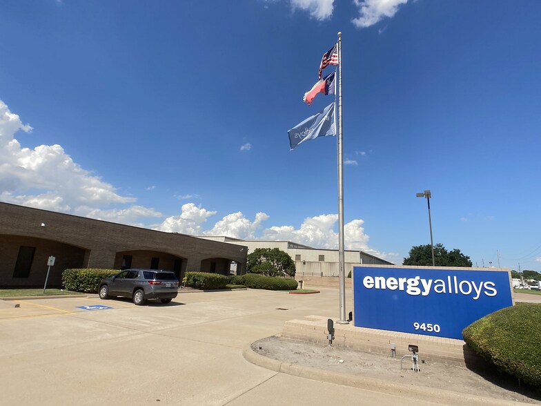 More Photos Of 9450 W Wingfoot Rd, Houston Manufacturing For Lease