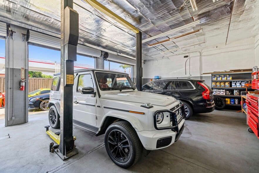 More Photos Of 188 N Daisy Ave, Pasadena Auto Repair For Sale