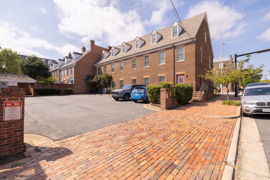 More Photos Of 223-225 N Washington St, Alexandria Office For Lease