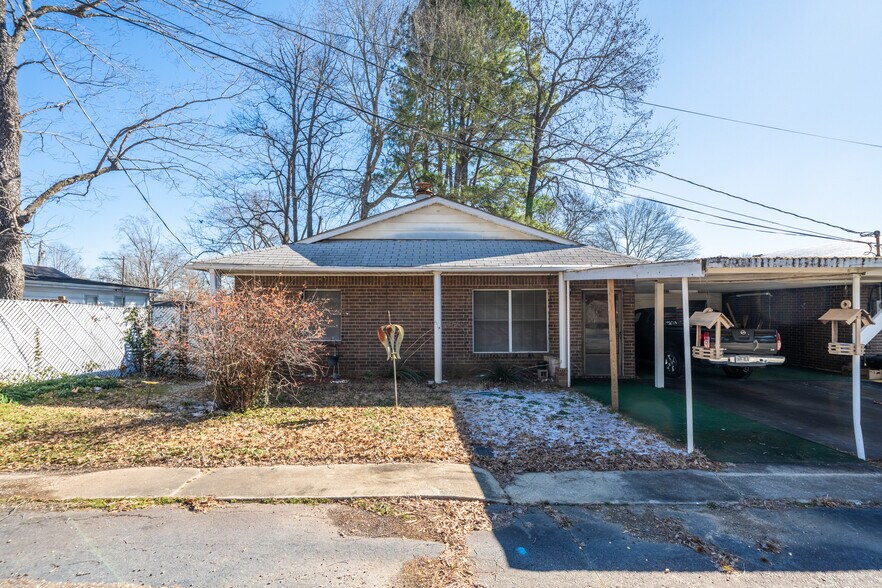 More Photos Of 808-814 W Center St, Sheridan Storefront Retail Office For Sale