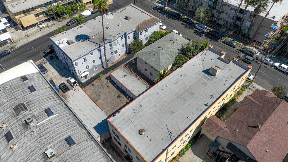 More Photos Of 2811 San Marino St, Los Angeles Land For Sale