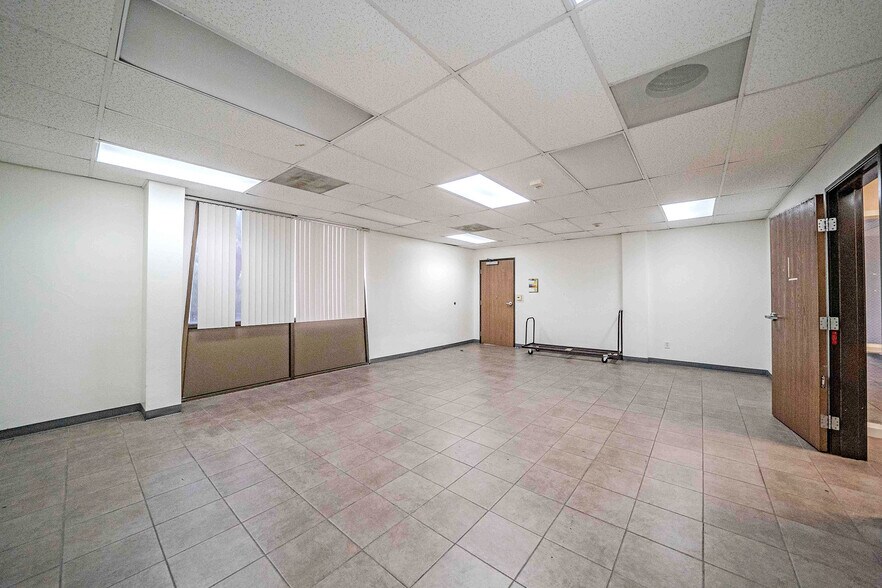 More Photos Of 2035 E Ball Rd, Anaheim Medical For Lease