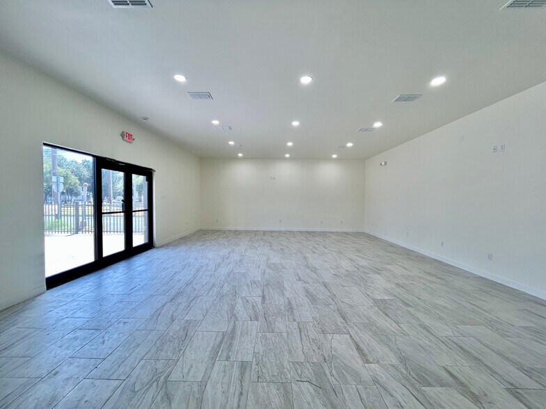 More Photos Of 1113 San Bernardo Ave, Laredo Office For Lease