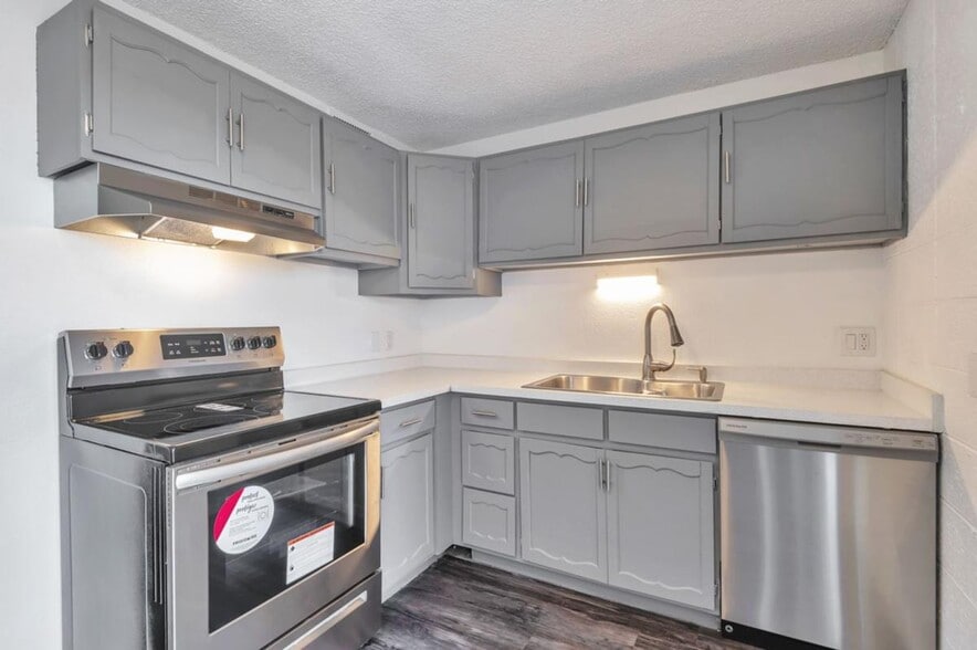 More Photos Of 2950-2972 East 5th St, Tucson Multifamily For Sale
