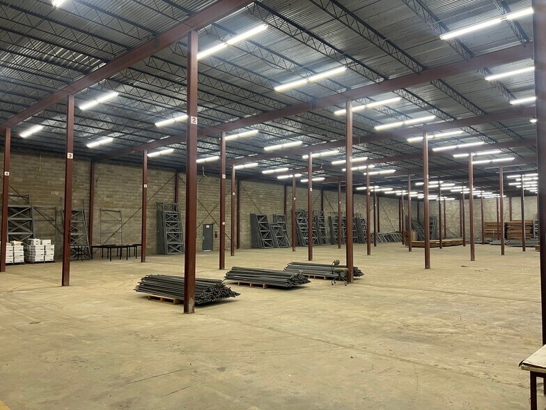 More Photos Of 3601 Capital Florist Rd, Montgomery Warehouse For Lease