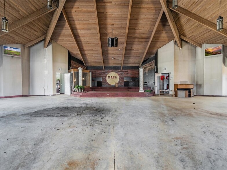 More Photos Of 4630 Palm Beach Blvd, Fort Myers Religious Facility For Sale