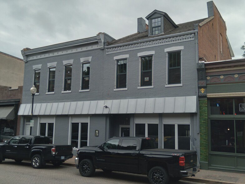 Primary Photo Of 212 N Main St, Saint Charles Restaurant For Lease
