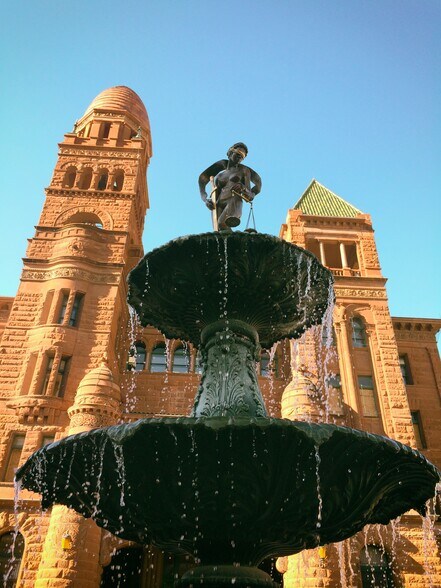 More Photos Of 126 E Main Plz, San Antonio Apartments For Sale