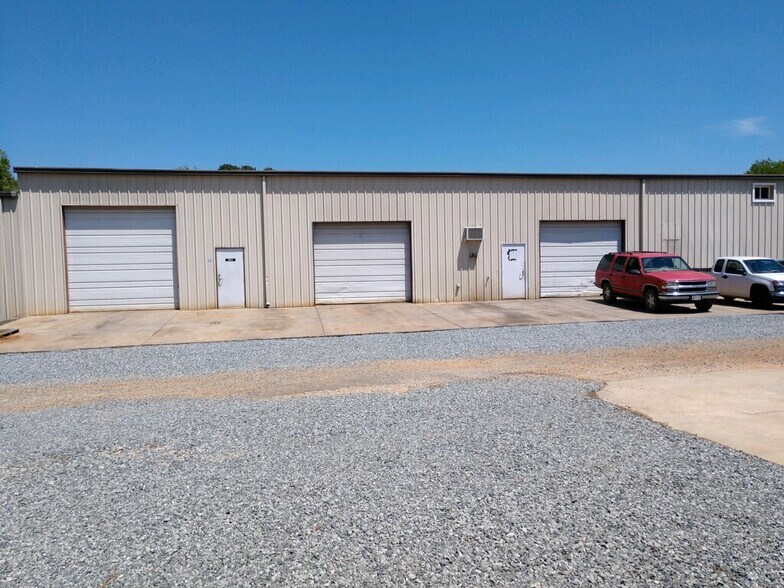 Primary Photo Of 358 Dixon St, Lexington Warehouse For Lease