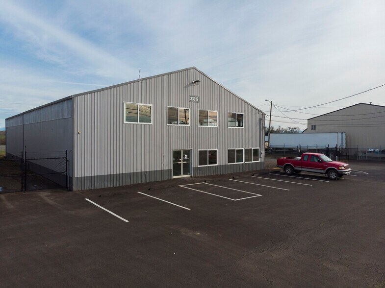 More Photos Of 33919-33923 Highway 99E, Tangent Industrial For Lease
